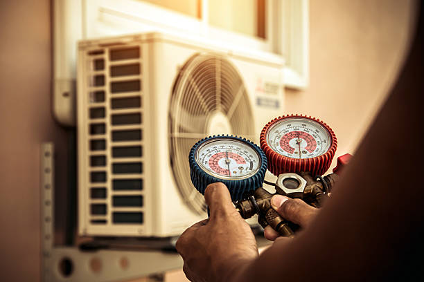 Professional Hvac technician working in Melrose, NM